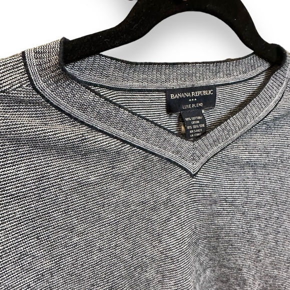 Banana Republic Men’s sweater Size Large - Picture 5 of 5